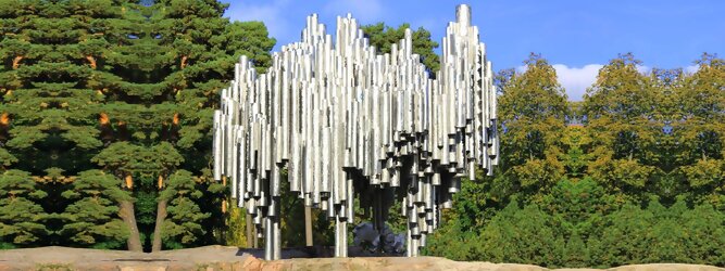 Trip Islands Reisetipps - Sibelius Monument in Helsinki, Finnland. Wie stilisierte Orgelpfeifen, verblüfft die abstrakt kühne Optik dieser Skulptur und symbolisiert das kreative künstlerische Musikschaffen des weltberühmten finnischen Komponisten Jean Sibelius. Das imposante Denkmal liegt in einem wunderschönen Park. Der als „Johann Julius Christian Sibelius“ geborene Jean Sibelius ist für die Finnen eine äußerst wichtige Person und gilt als Ikone der finnischen Musik. Die bekanntesten Werke des freischaffenden Komponisten sind Symphonie 1-7, Kullervo und Violinkonzert. Unzählige Besucher aus nah und fern kommen in den Park, um eines der meistfotografierten Denkmäler Finnlands zu sehen.